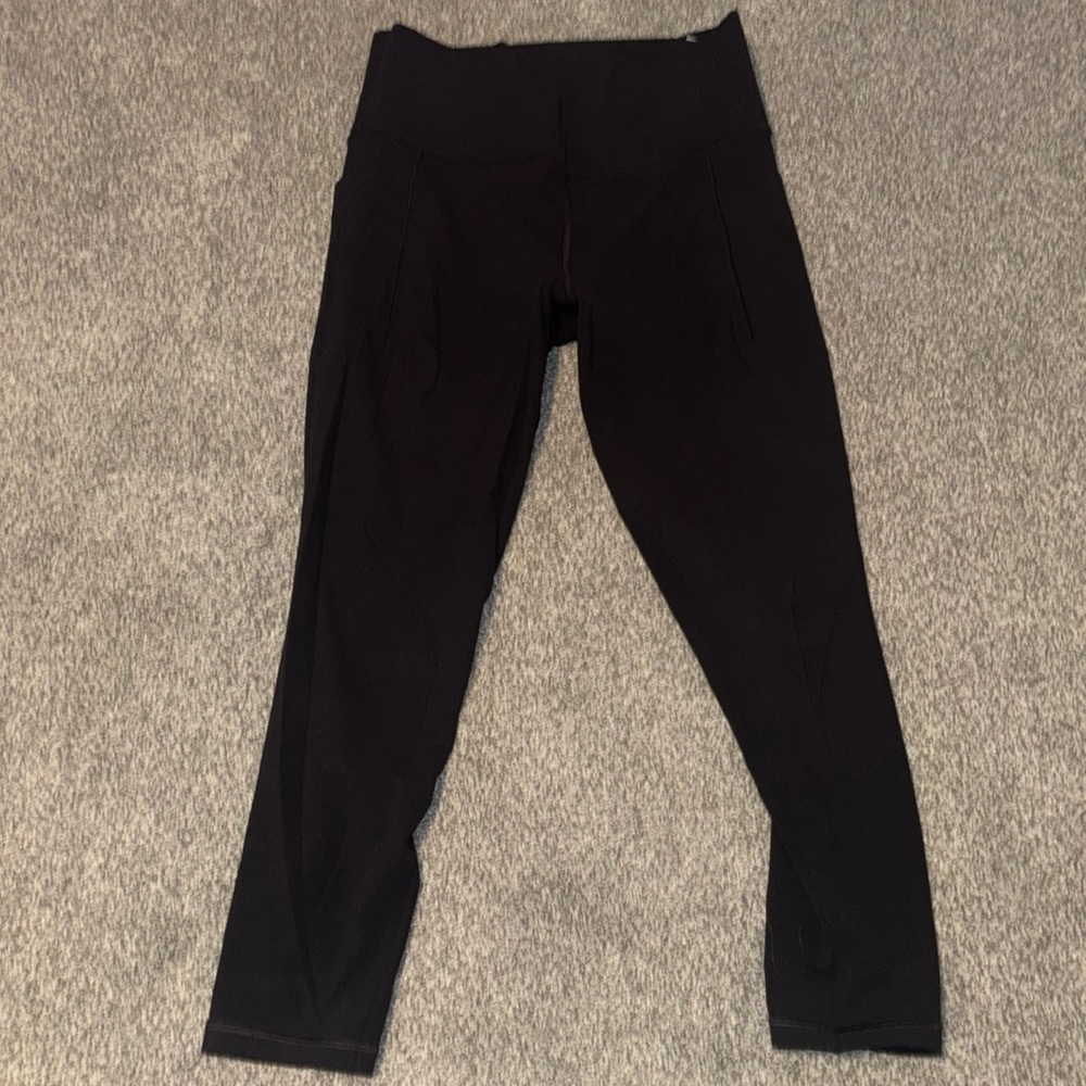 Athleta Salutation 7/8 Legging. Black. Size medium.